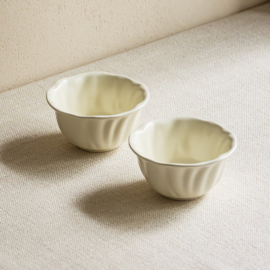 4 - Piece 4.6 - Inch Ceramic Bowl Set with Scalloped Edges: Elegant Tableware for Everyday and Special Occasions