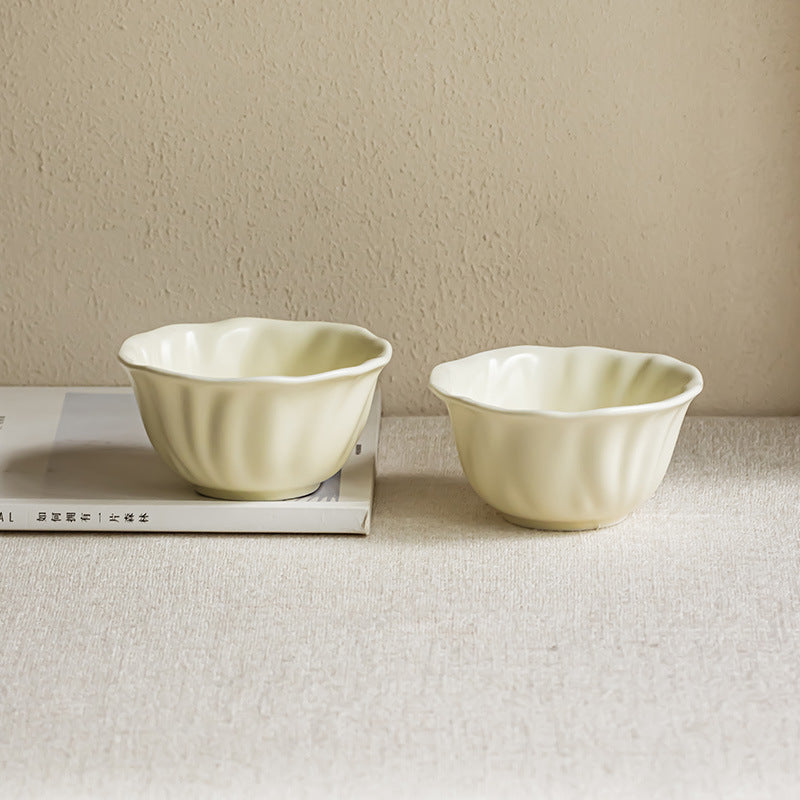 4 - Piece 4.6 - Inch Ceramic Bowl Set with Scalloped Edges: Elegant Tableware for Everyday and Special Occasions
