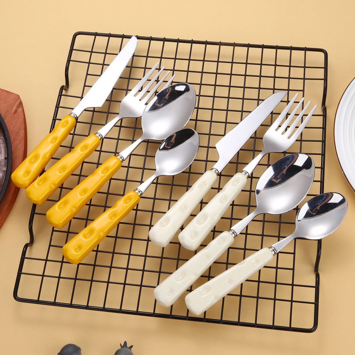 8-Piece Stainless Steel Flatware Set with Colorful Handles – Dinner Knife, Fork, Spoon Set