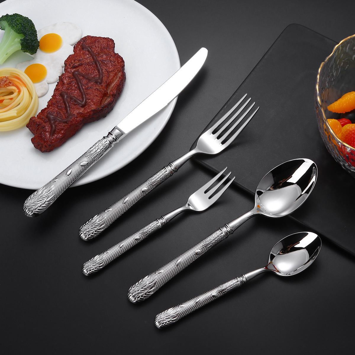 Carved Handle Stainless Steel Flatware Set – 5-Piece Elegant Silverware Collection